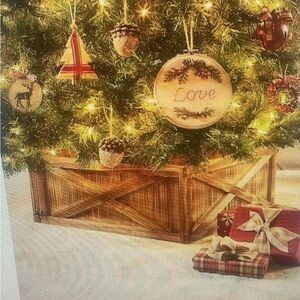 Rustic Wooden Christmas Tree Collar